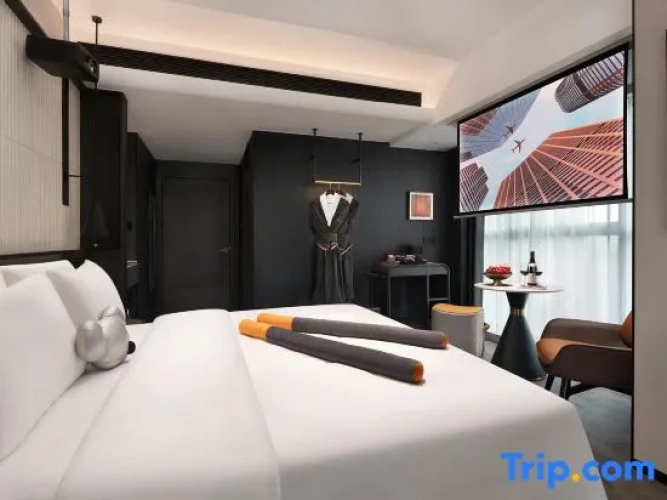 Standard Double room with city view