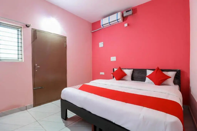 GN Comforts by OYO Rooms