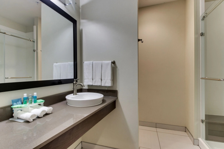 Holiday Inn Express Cheektowaga North East photo 11