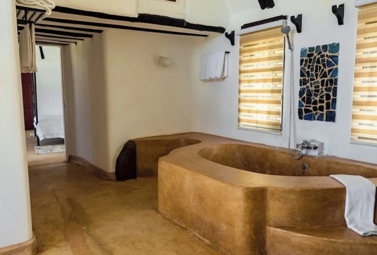 4 Bedrooms Villa with land view