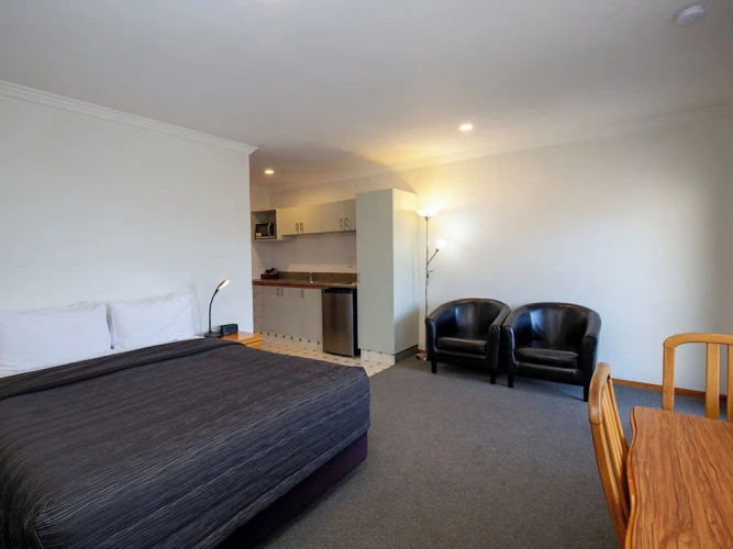 1 Bedroom Quadruple Apartment