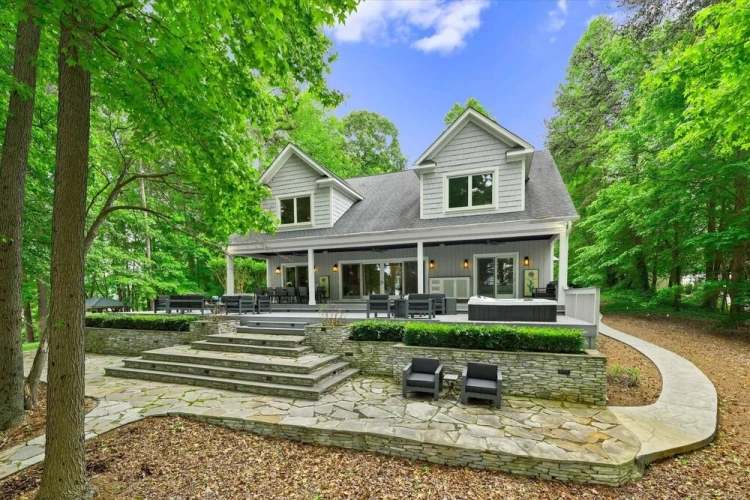 Grand Cottage