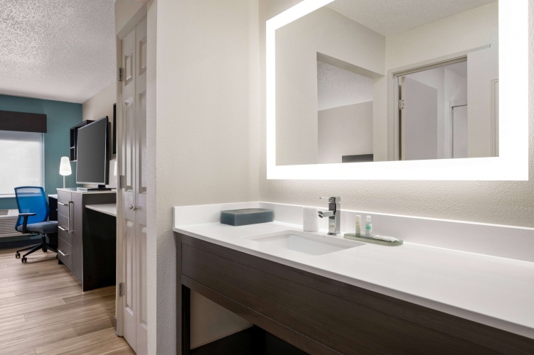 La Quinta Inn by Wyndham Columbus Dublin photo 9