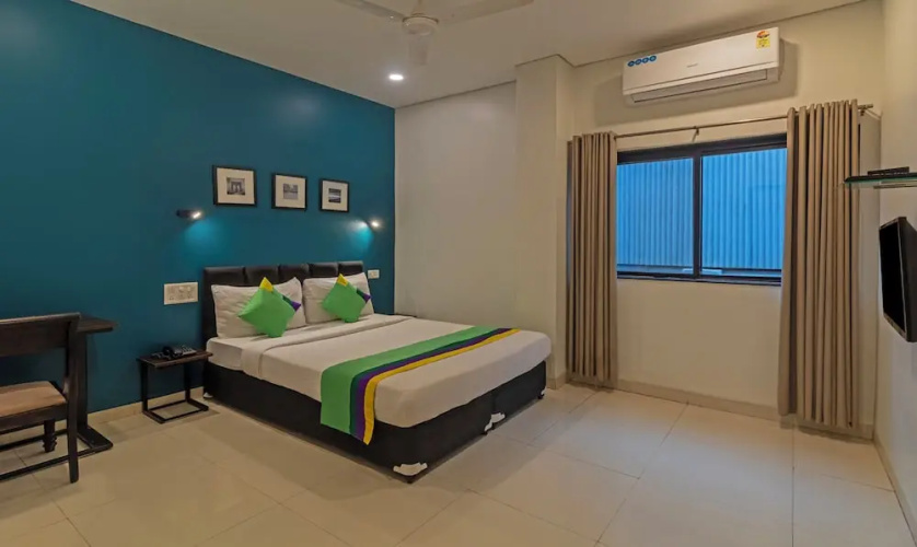 FabHotel Tulip Comforts