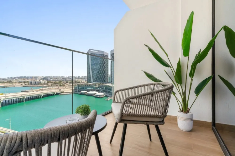 Silkhaus Chic Studio Shared Pool and Gym