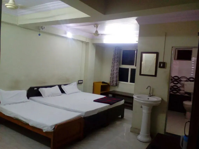 Kanchan Hotel