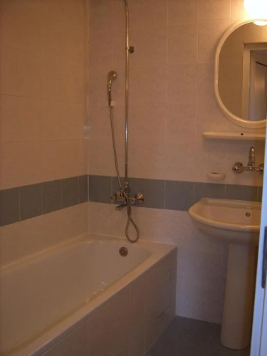 ADIS Holiday Inn Hotel