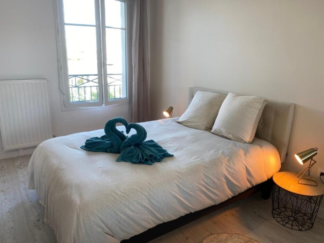 2 Bedrooms Double Apartment with garden view
