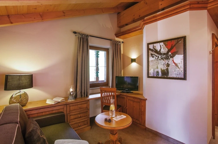 1 Bedroom Economy Single room with balcony and with mountain view