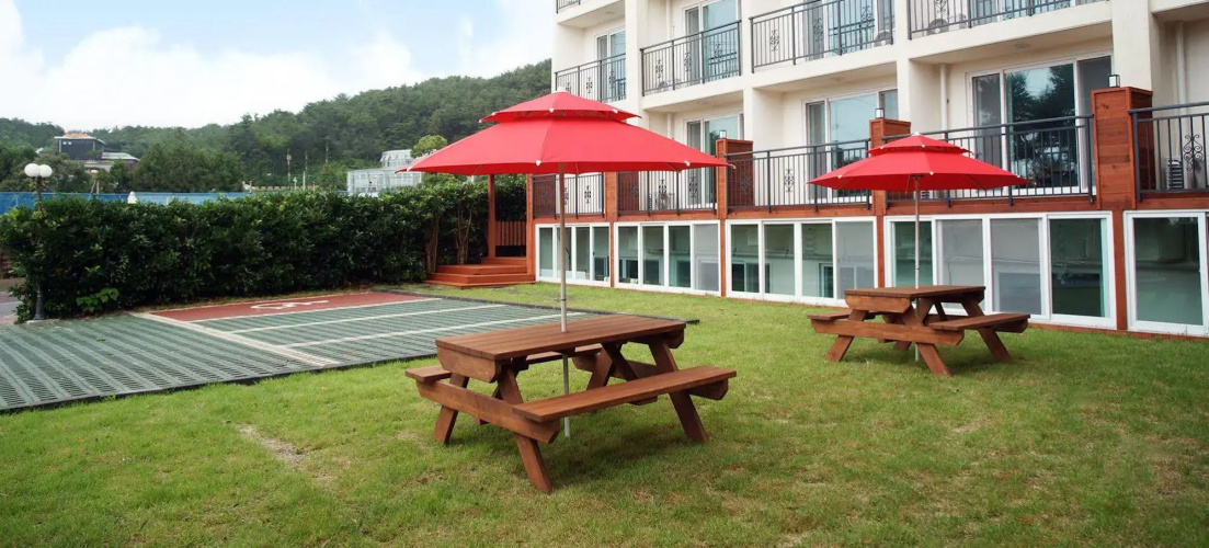 Stone And Wind Resort