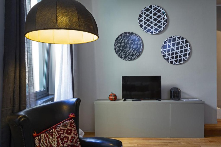 3 Bedrooms Apartment