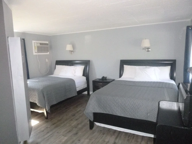 Economy Quadruple room