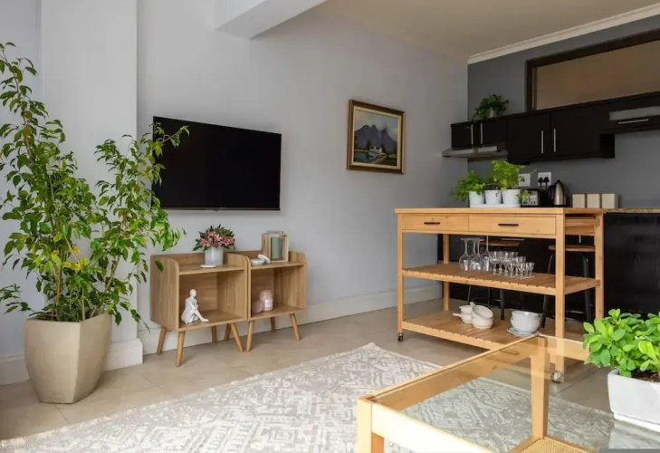 Cozy Corner Apartment