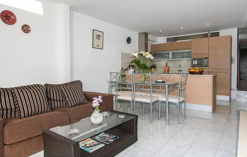 Apartment CB 1