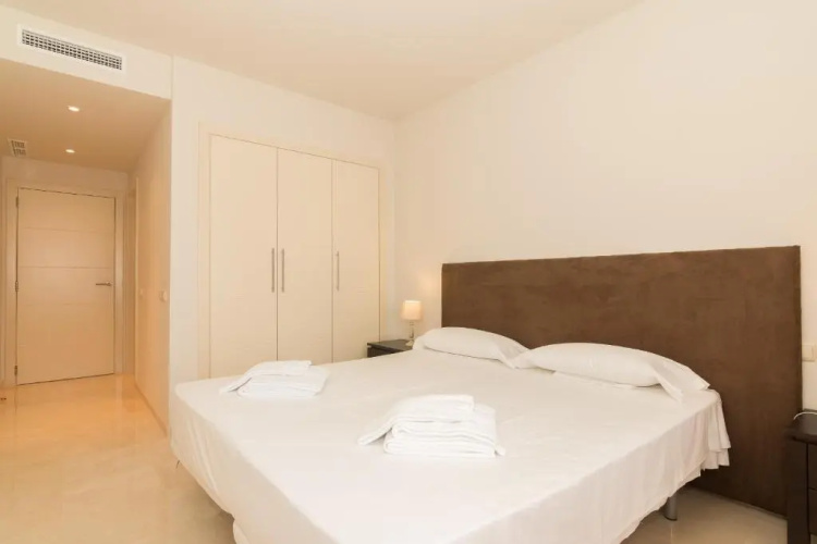 2214-Modern apt with private beach