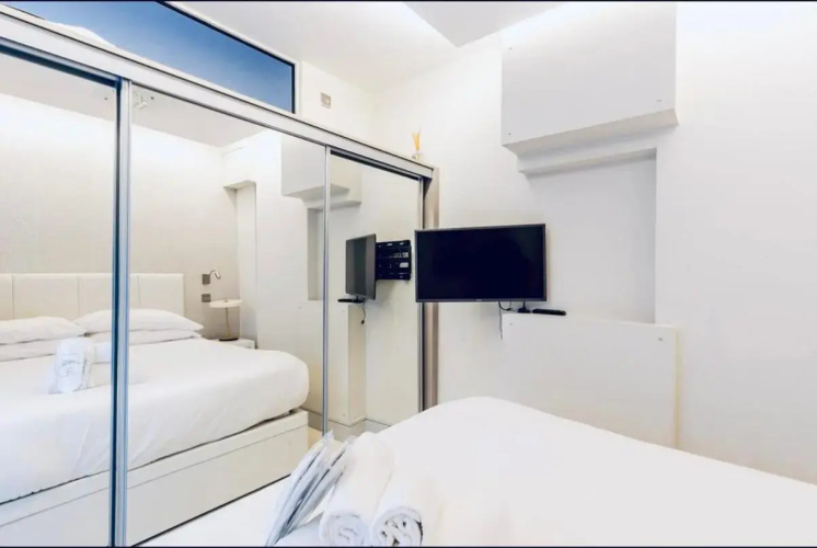 Fabrick Square Luxury City Centre Apartment