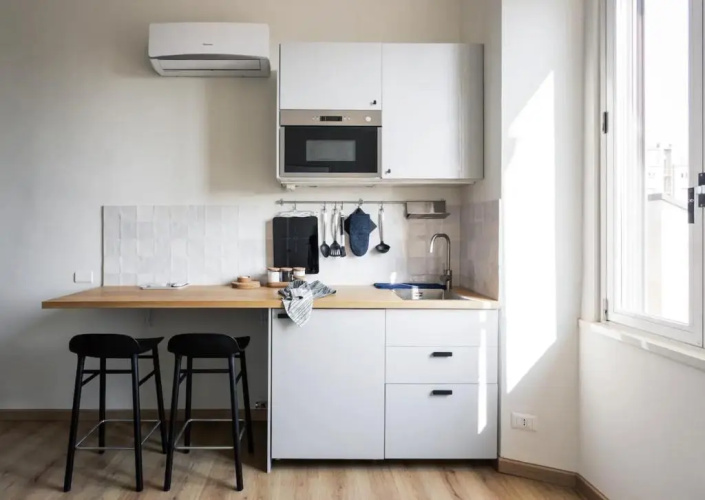 Minimal and Charming studio in Isola District