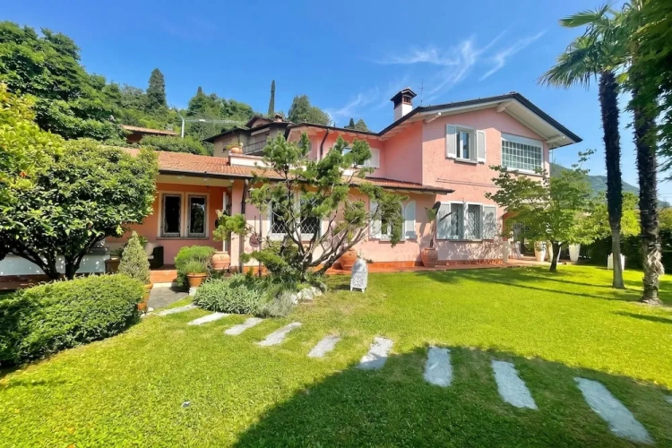 Family Villa with balcony