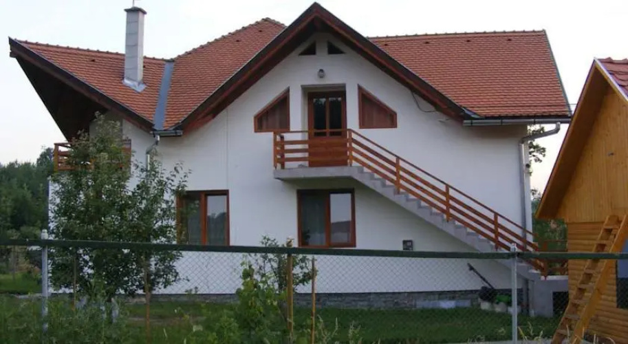 Casa Lacul Mierlei