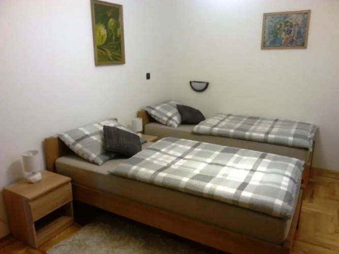 Deluxe Studio