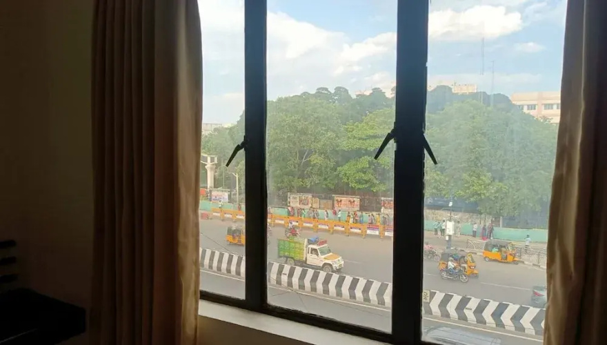 Stayz Inn Teynampet