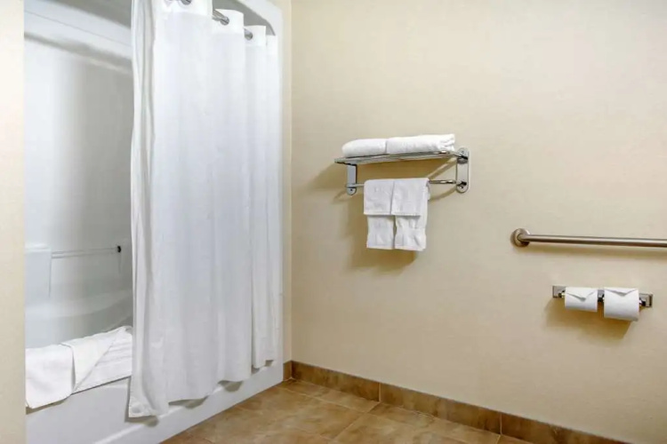 Comfort Inn & Suites photo 11