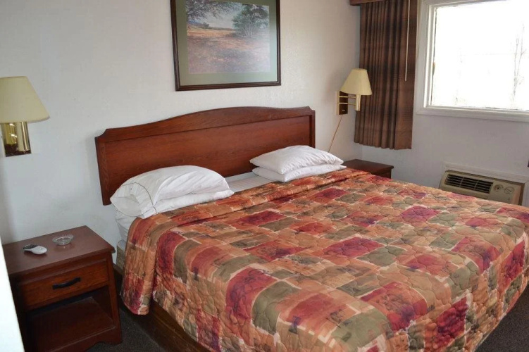 Budget Inn & Suites