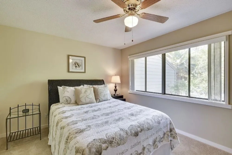 17 Sailmaster Commons - 2 Br home by RedAwning