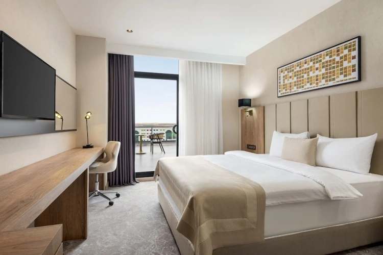 Double room with balcony and City View