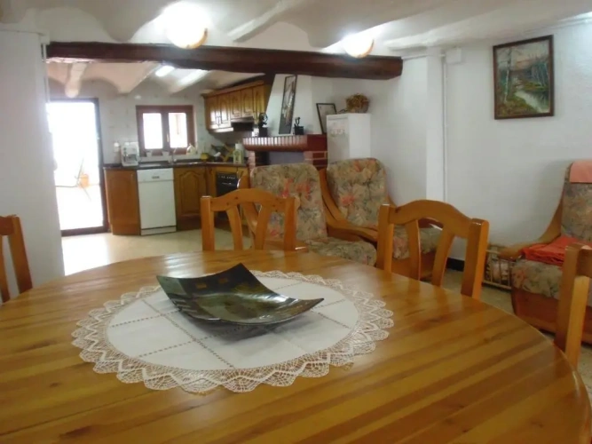 4 Bedrooms Cottage