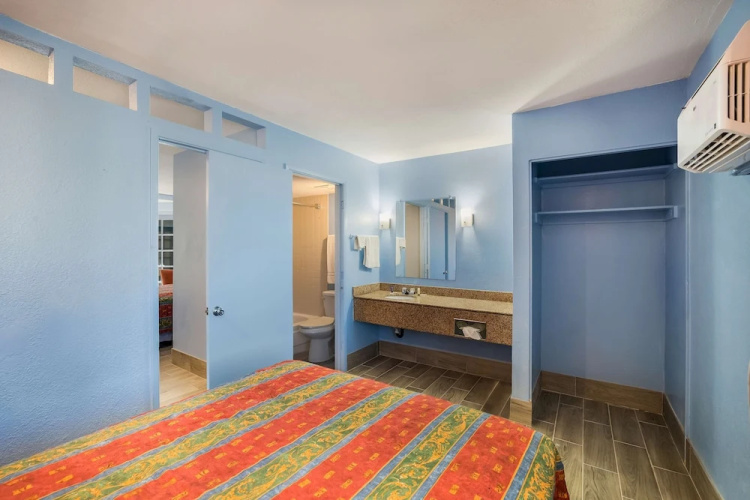 Days Inn & Suites Tucson AZ