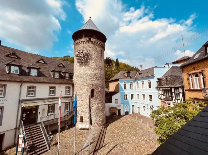 1 Bedroom Apartment with balcony