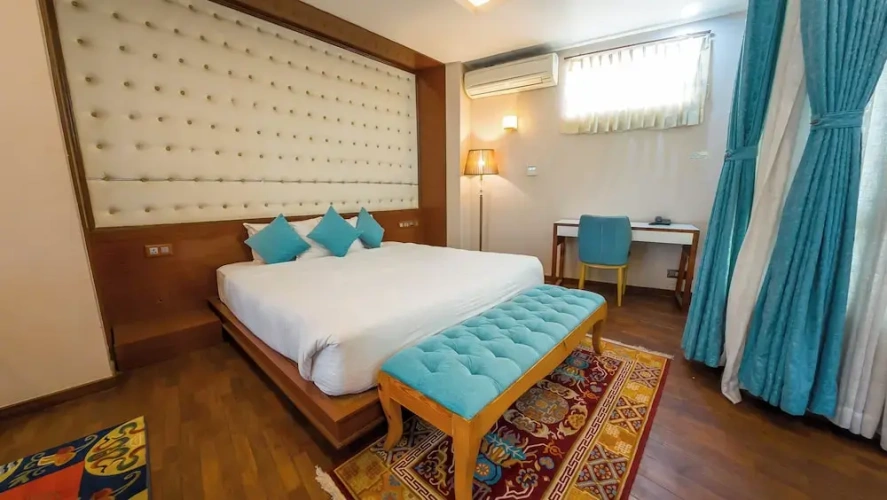 Deluxe Studio