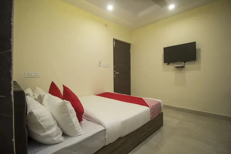 Silver Crescent By OYO Rooms