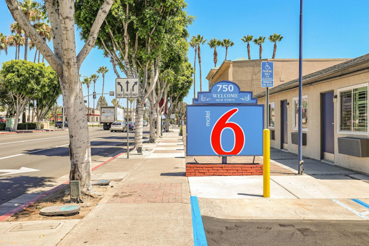 Motel 6 Tustin, CA – Orange County