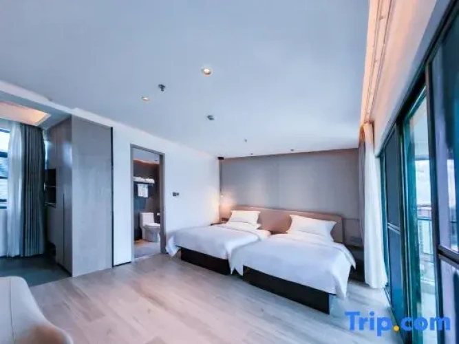 Deluxe Twin room with lake view
