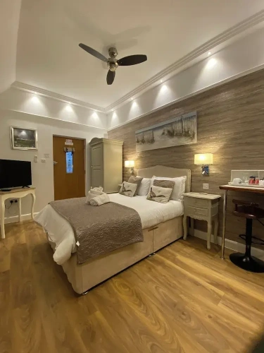 Deluxe Double room with courtyard view