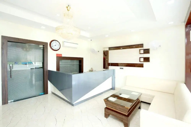 Hotel Grand Taj By OYO Rooms