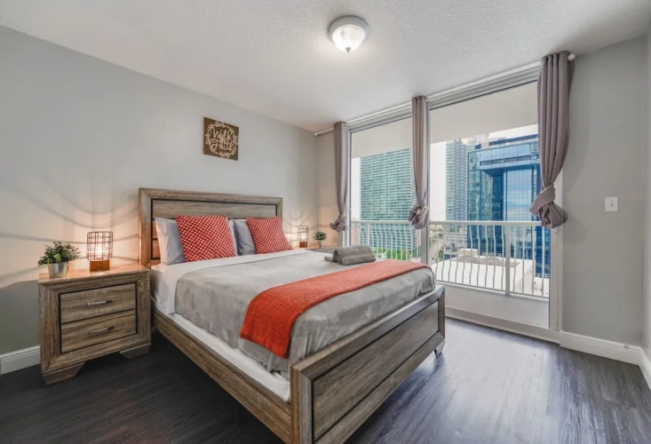 3 Bedrooms Luxury room with city view