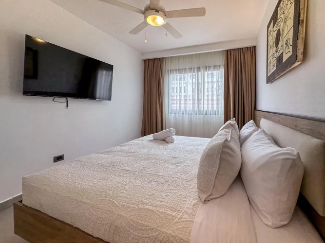 Gorgeous 2 BR Luxury Apartment