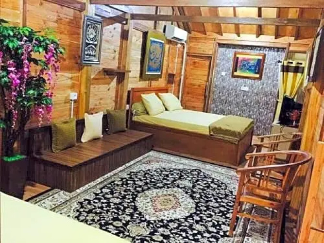 Penginapan Muslim Yuni INN