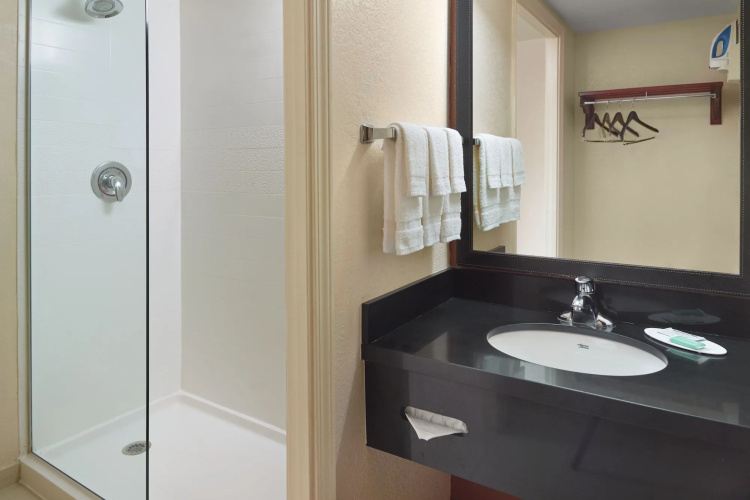 Fairfield Inn & Suites Atlanta Buckhead photo 11