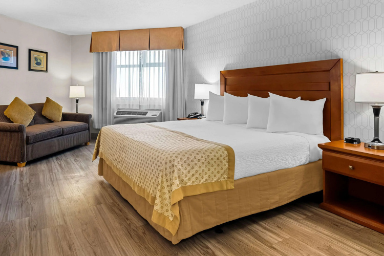 Best Western Plus Langley Inn