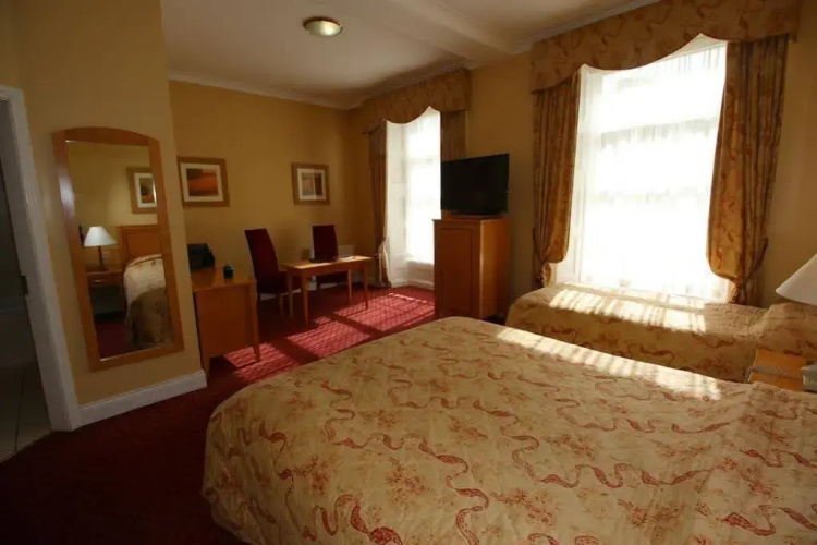 Gullane's Hotel