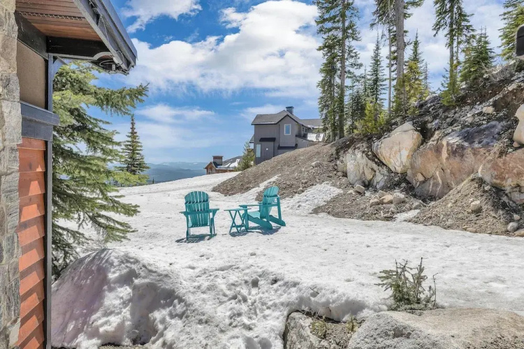 Snow Therapy Chalet Ski In Out & Hot Tub