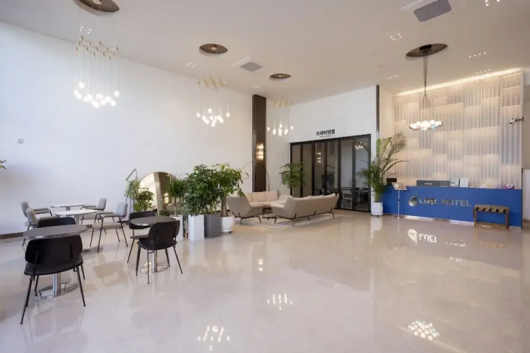 Luel Hotel