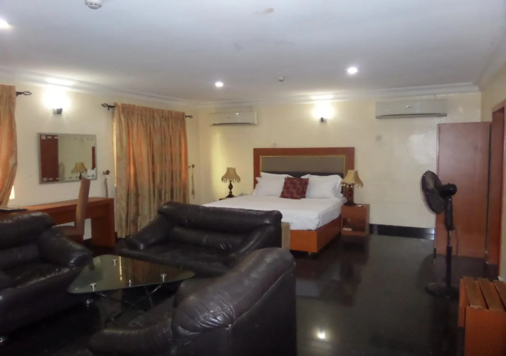 Adna Hotel