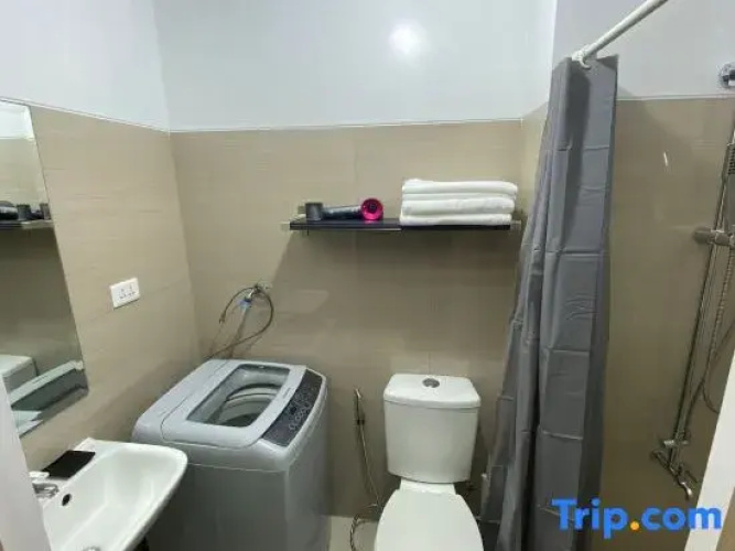 Shore 1 Spacious Smart Home 1003