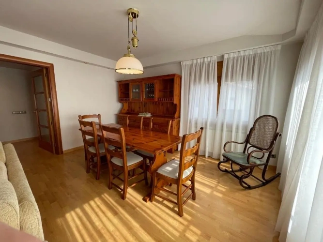 3 Bedrooms Apartment