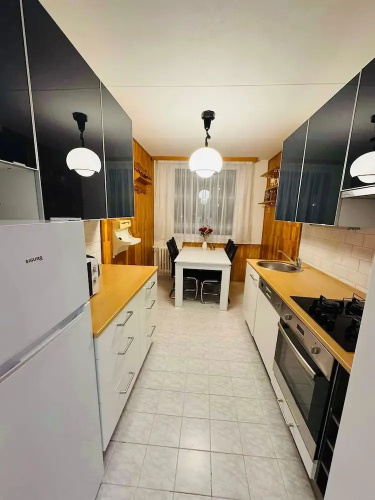 Charming Apart Near Center